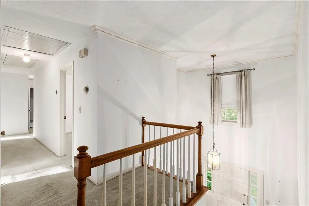 6985 Wycombe Road, Sandy Springs, Georgia 30328, 6 Bedrooms Bedrooms, ,3 BathroomsBathrooms,Residential,Sold,6985 Wycombe Road,6949540