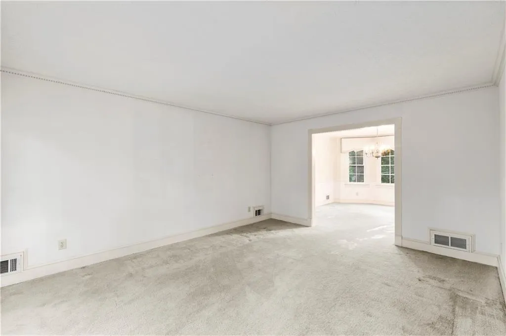 6985 Wycombe Road, Sandy Springs, Georgia 30328, 6 Bedrooms Bedrooms, ,3 BathroomsBathrooms,Residential,Sold,6985 Wycombe Road,6949540