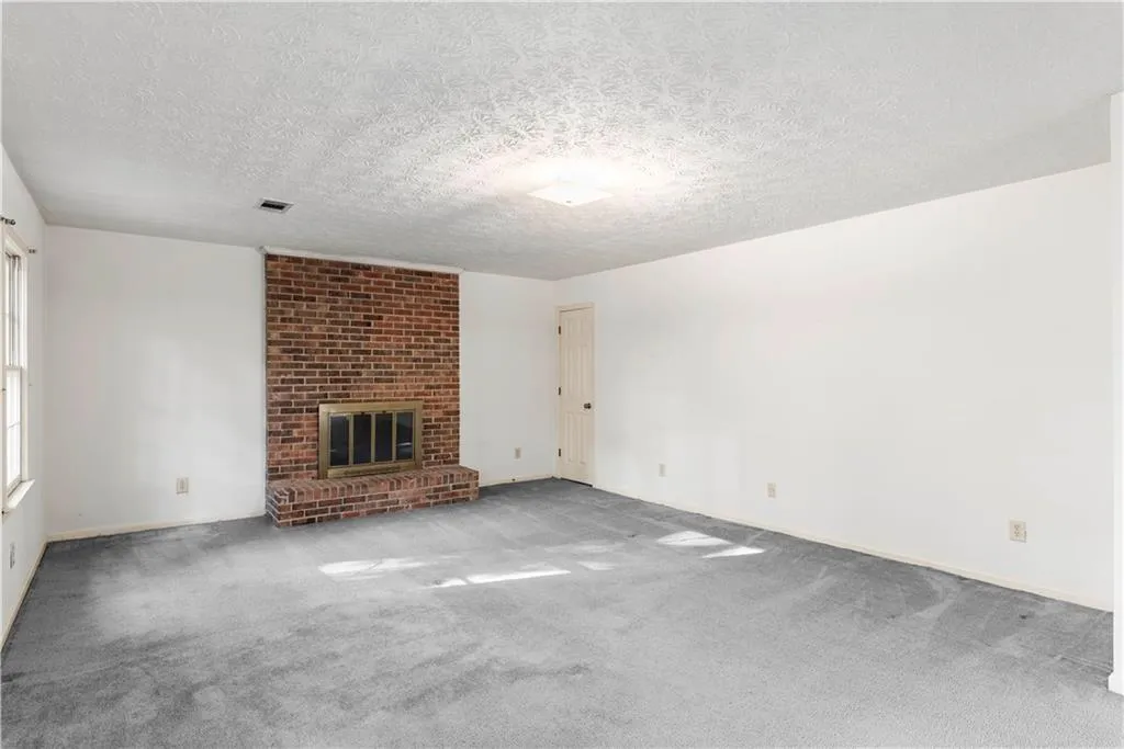 6985 Wycombe Road, Sandy Springs, Georgia 30328, 6 Bedrooms Bedrooms, ,3 BathroomsBathrooms,Residential,Sold,6985 Wycombe Road,6949540