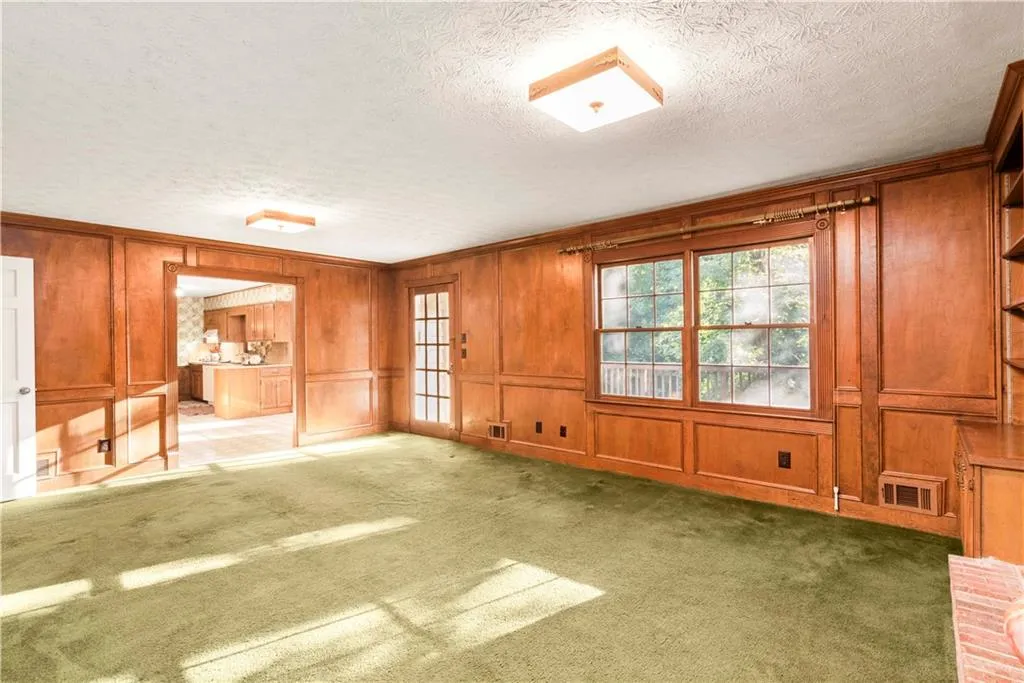 6985 Wycombe Road, Sandy Springs, Georgia 30328, 6 Bedrooms Bedrooms, ,3 BathroomsBathrooms,Residential,Sold,6985 Wycombe Road,6949540