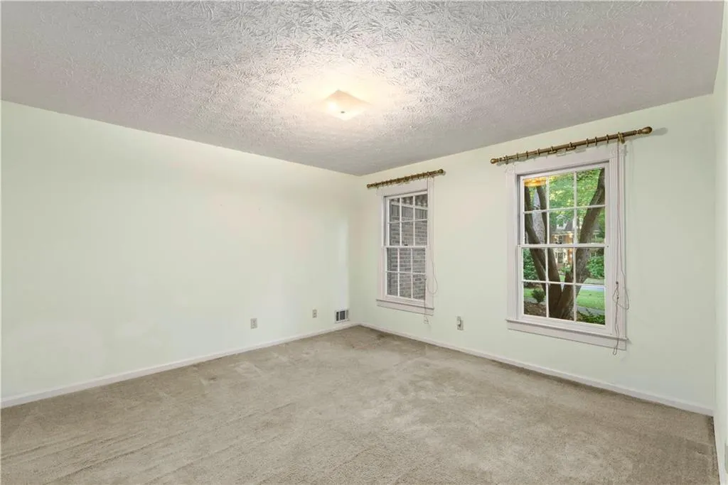 6985 Wycombe Road, Sandy Springs, Georgia 30328, 6 Bedrooms Bedrooms, ,3 BathroomsBathrooms,Residential,Sold,6985 Wycombe Road,6949540