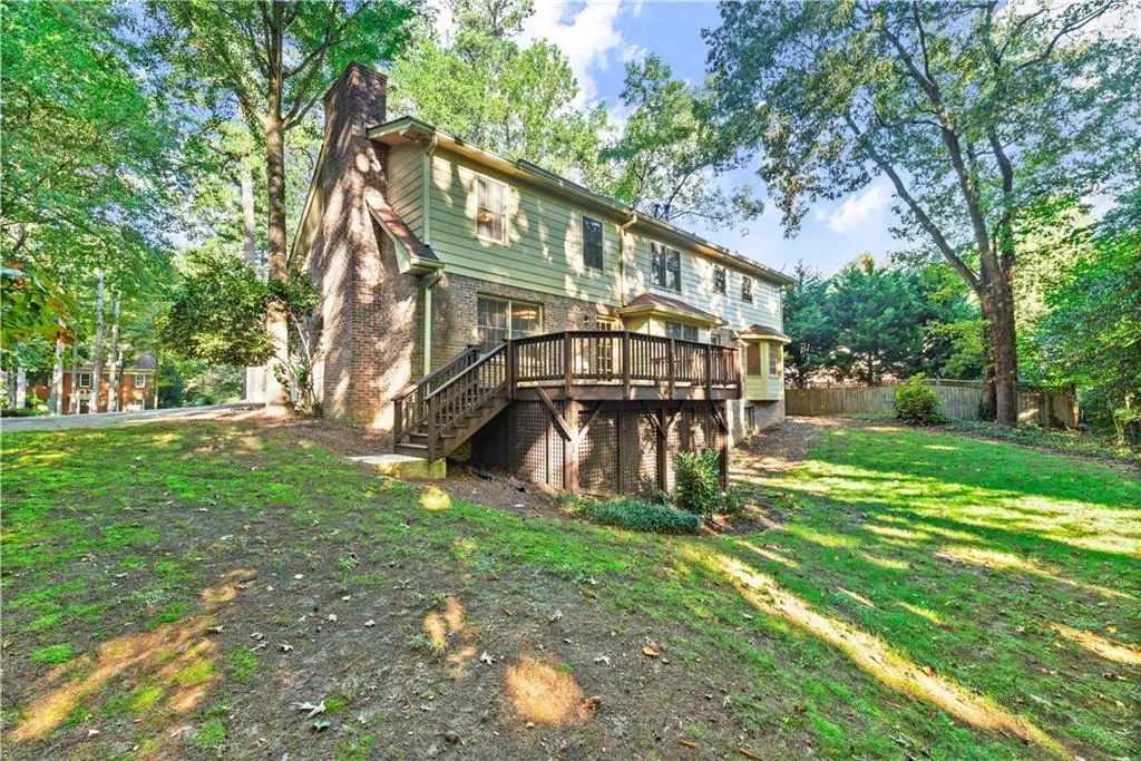 6985 Wycombe Road, Sandy Springs, Georgia 30328, 6 Bedrooms Bedrooms, ,3 BathroomsBathrooms,Residential,Sold,6985 Wycombe Road,6949540