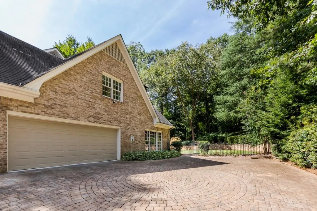 1580 Misty Oaks Drive, Sandy Springs, Georgia 30350, 4 Bedrooms Bedrooms, ,3 BathroomsBathrooms,Residential,Sold,1580 Misty Oaks Drive,6941425