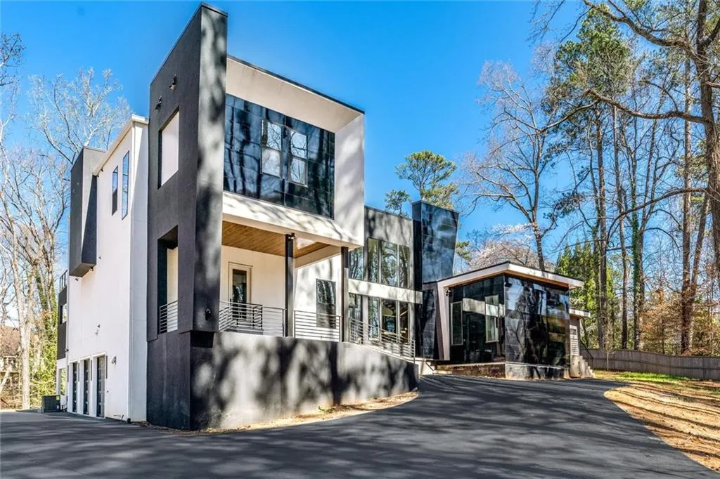 1335 Moores Mill Road Nw, Atlanta, Georgia 30327, 7 Bedrooms Bedrooms, 0 ,8 BathroomsBathrooms,Residential,For Sale,1335 Moores Mill Road Nw,7688278
