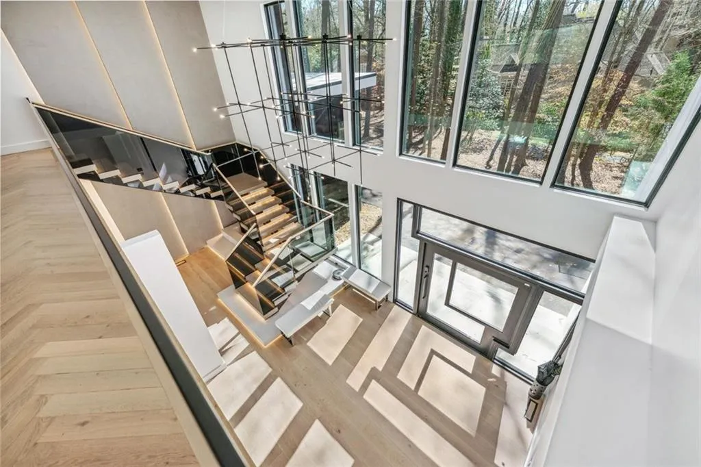 Staircase with parquet flooring