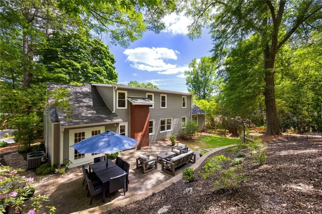 6800 Wright Road, Atlanta, Georgia 30328, 5 Bedrooms Bedrooms, ,3 BathroomsBathrooms,Residential,Sold,6800 Wright Road,7575579