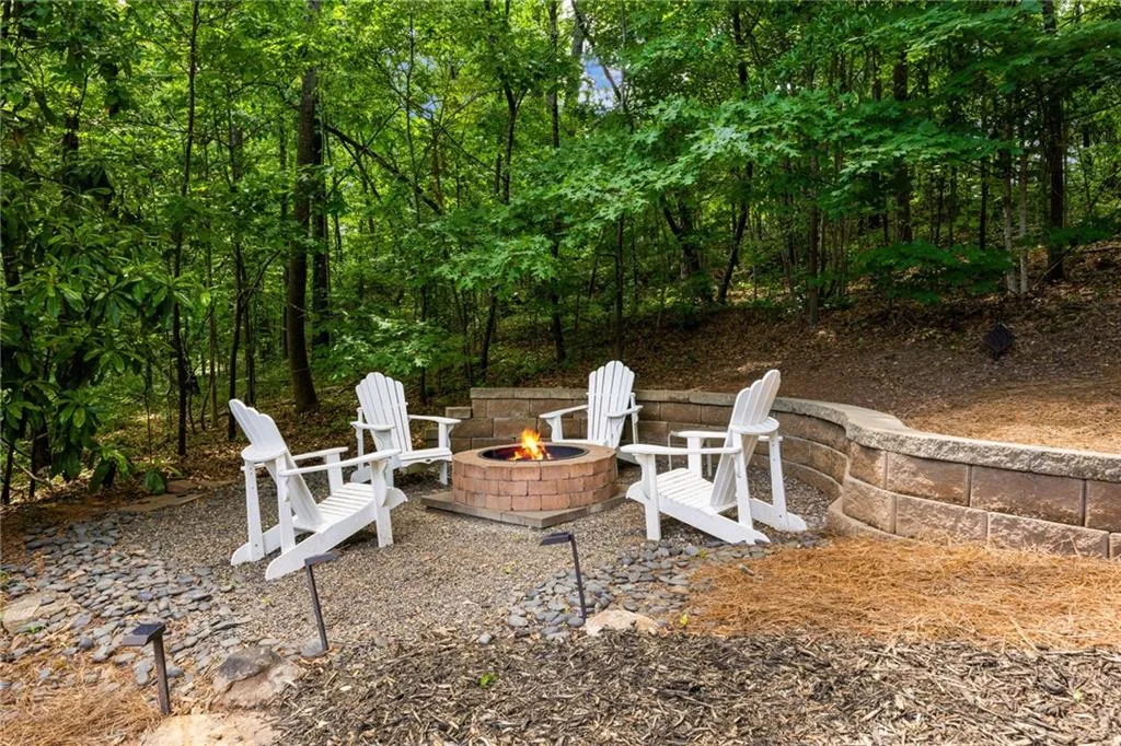 6800 Wright Road, Atlanta, Georgia 30328, 5 Bedrooms Bedrooms, ,3 BathroomsBathrooms,Residential,Sold,6800 Wright Road,7575579