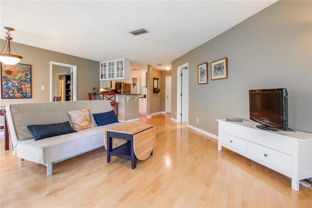 244 13th Street Ne Unit 302, Atlanta, Georgia 30309, 2 Bedrooms Bedrooms, ,2 BathroomsBathrooms,Residential,Sold,244 13th Street Ne Unit 302,6010188