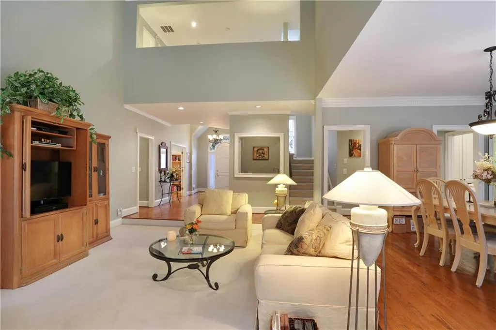 115 Barnard Place, Sandy Springs, Georgia 30328, 5 Bedrooms Bedrooms, ,3 BathroomsBathrooms,Residential,Sold,115 Barnard Place,5951226
