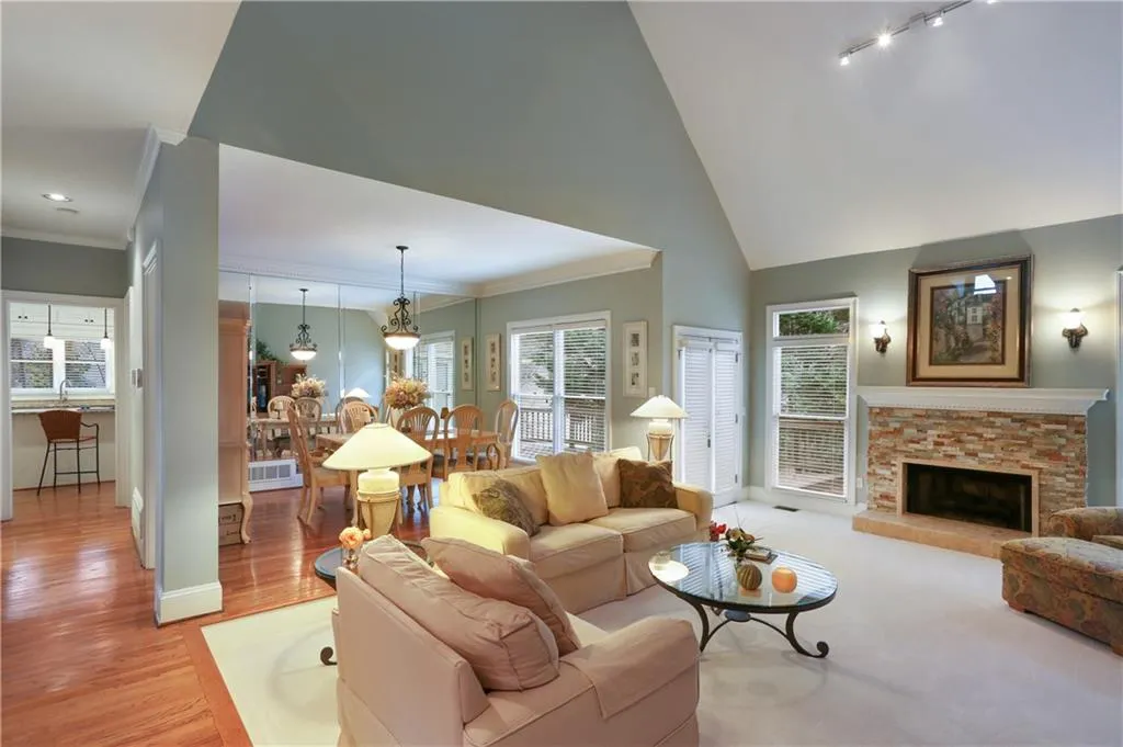 115 Barnard Place, Sandy Springs, Georgia 30328, 5 Bedrooms Bedrooms, ,3 BathroomsBathrooms,Residential,Sold,115 Barnard Place,5951226