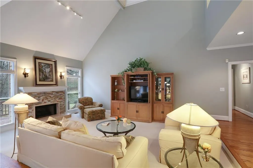 115 Barnard Place, Sandy Springs, Georgia 30328, 5 Bedrooms Bedrooms, ,3 BathroomsBathrooms,Residential,Sold,115 Barnard Place,5951226
