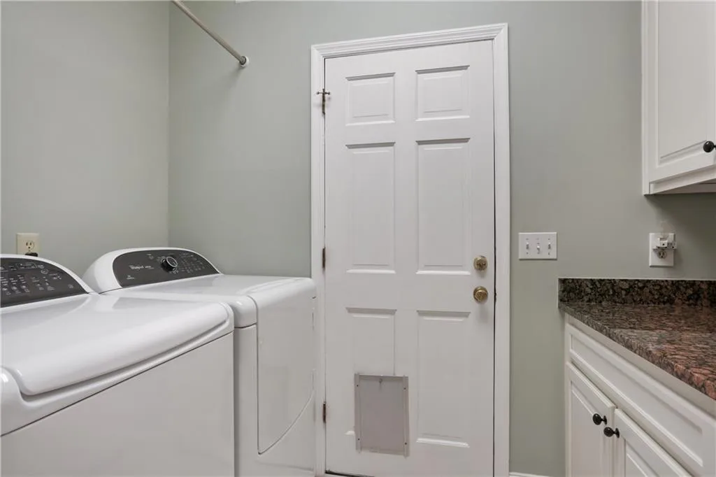 115 Barnard Place, Sandy Springs, Georgia 30328, 5 Bedrooms Bedrooms, ,3 BathroomsBathrooms,Residential,Sold,115 Barnard Place,5951226