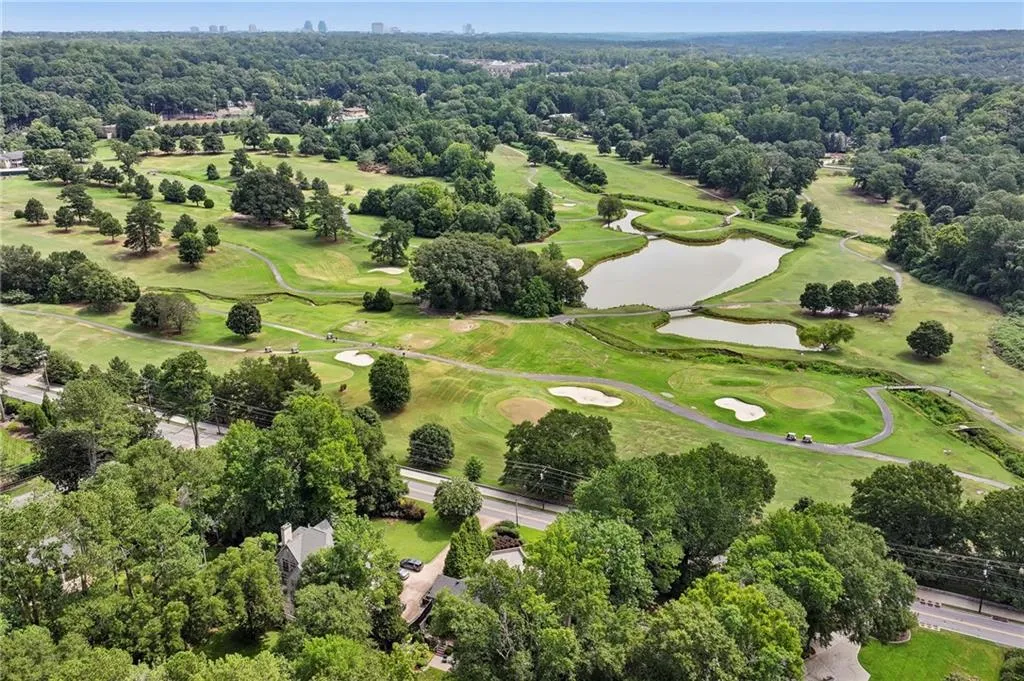 4174 Powers Ferry Road Nw, Atlanta, Georgia 30342, 5 Bedrooms Bedrooms, ,3 BathroomsBathrooms,Residential,For Sale,4174 Powers Ferry Road Nw,7625655