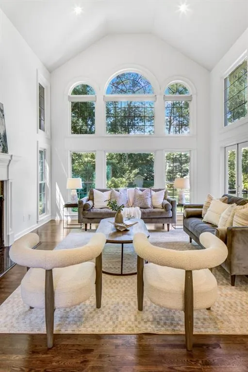 4174 Powers Ferry Road Nw, Atlanta, Georgia 30342, 5 Bedrooms Bedrooms, ,3 BathroomsBathrooms,Residential,For Sale,4174 Powers Ferry Road Nw,7625655