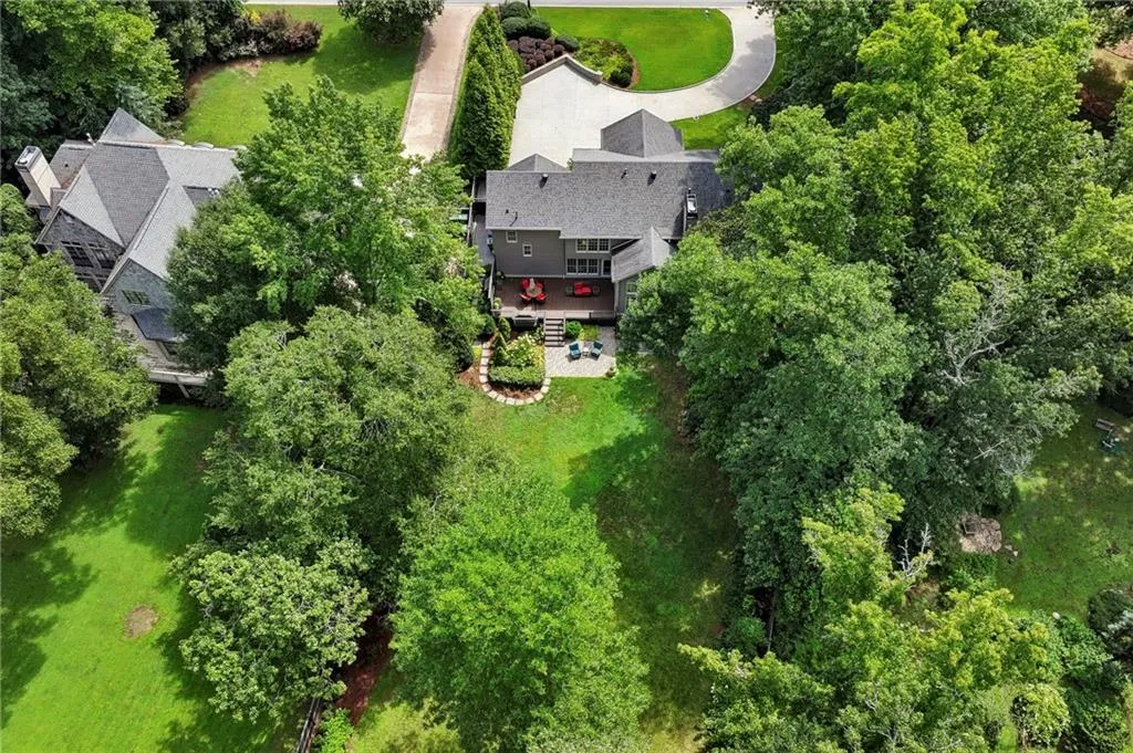 4174 Powers Ferry Road Nw, Atlanta, Georgia 30342, 5 Bedrooms Bedrooms, ,3 BathroomsBathrooms,Residential,For Sale,4174 Powers Ferry Road Nw,7625655