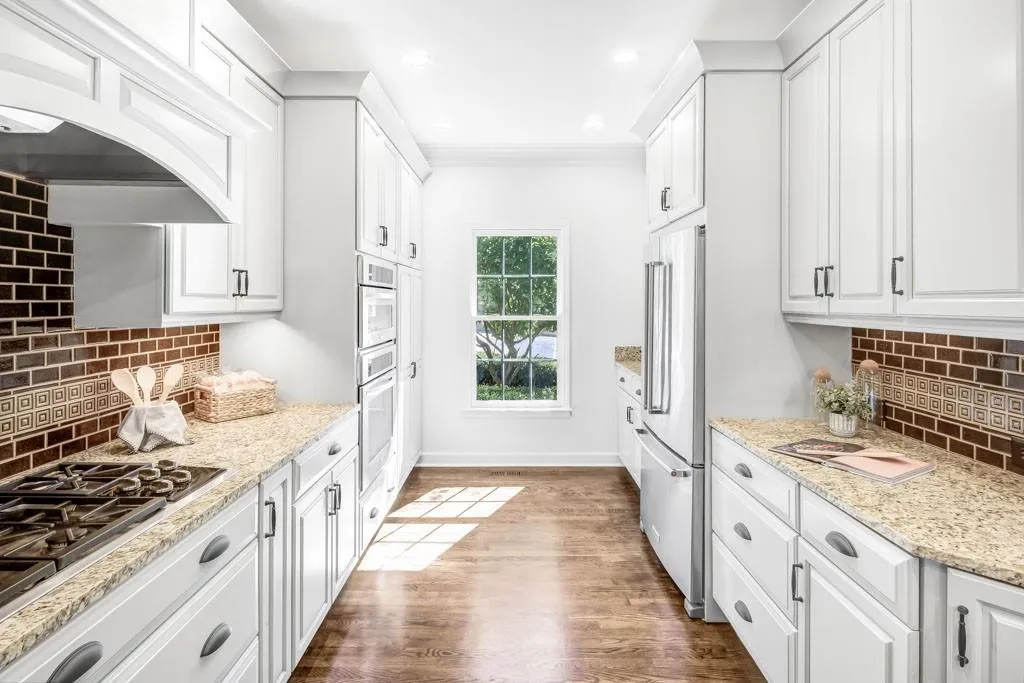 4174 Powers Ferry Road Nw, Atlanta, Georgia 30342, 5 Bedrooms Bedrooms, ,3 BathroomsBathrooms,Residential,For Sale,4174 Powers Ferry Road Nw,7625655