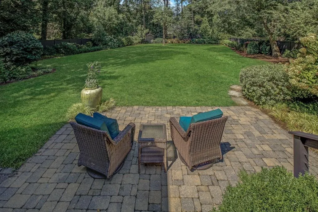 4174 Powers Ferry Road Nw, Atlanta, Georgia 30342, 5 Bedrooms Bedrooms, ,3 BathroomsBathrooms,Residential,For Sale,4174 Powers Ferry Road Nw,7625655