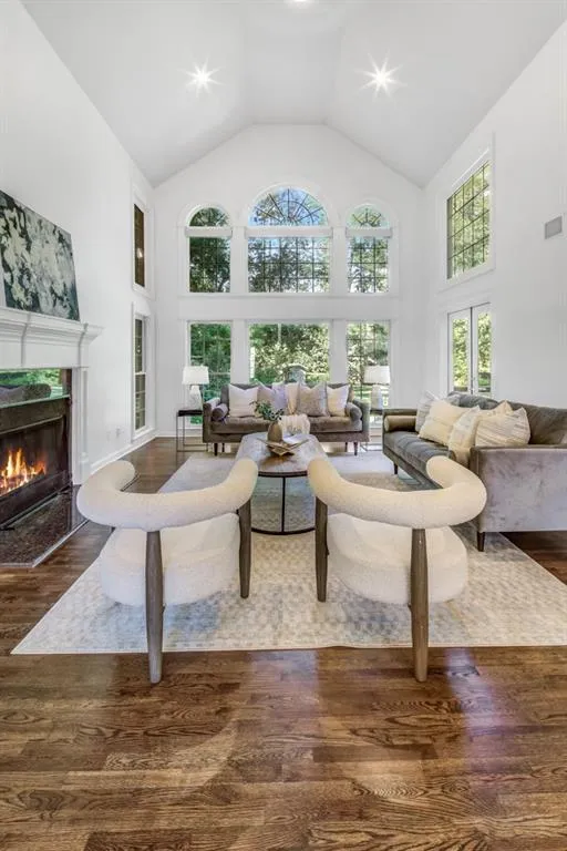 4174 Powers Ferry Road Nw, Atlanta, Georgia 30342, 5 Bedrooms Bedrooms, ,3 BathroomsBathrooms,Residential,For Sale,4174 Powers Ferry Road Nw,7625655
