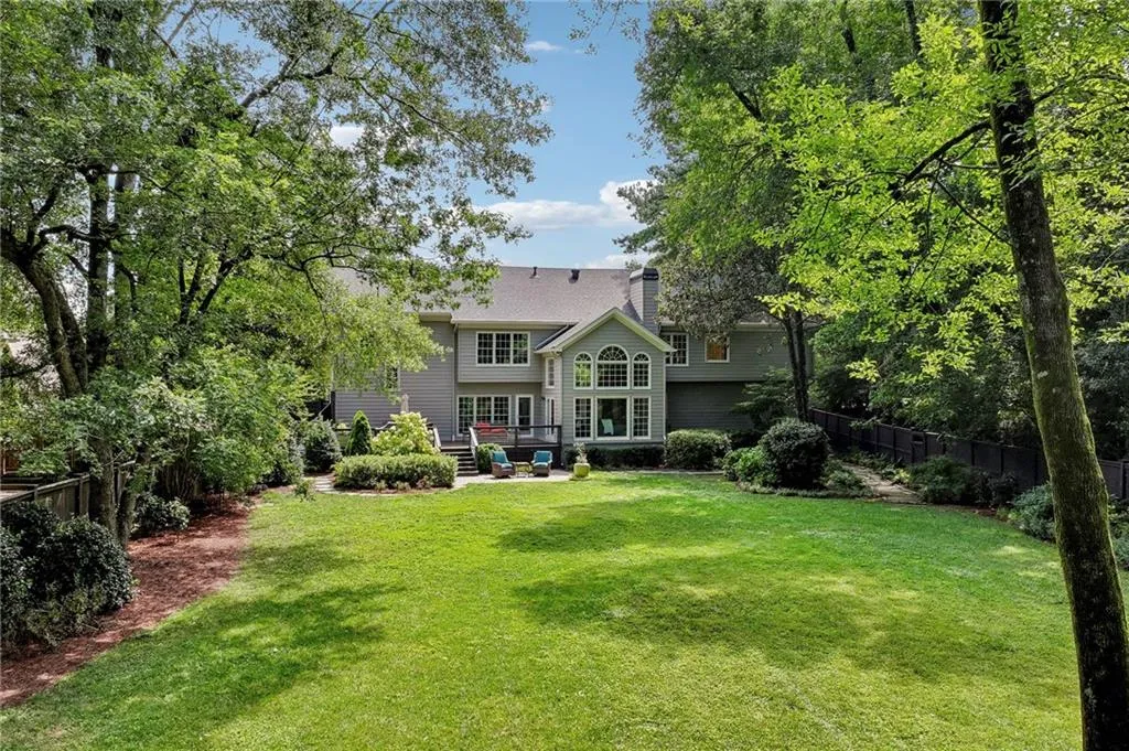 4174 Powers Ferry Road Nw, Atlanta, Georgia 30342, 5 Bedrooms Bedrooms, ,3 BathroomsBathrooms,Residential,For Sale,4174 Powers Ferry Road Nw,7625655