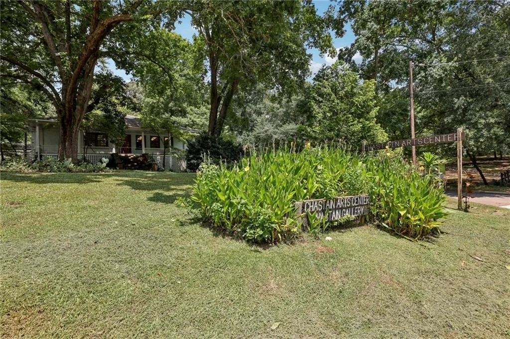 4174 Powers Ferry Road Nw, Atlanta, Georgia 30342, 5 Bedrooms Bedrooms, ,3 BathroomsBathrooms,Residential,For Sale,4174 Powers Ferry Road Nw,7625655