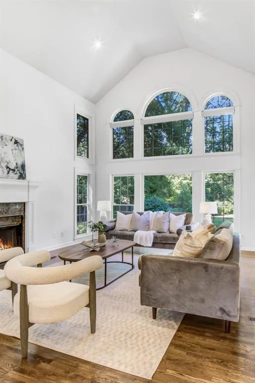 4174 Powers Ferry Road Nw, Atlanta, Georgia 30342, 5 Bedrooms Bedrooms, ,3 BathroomsBathrooms,Residential,For Sale,4174 Powers Ferry Road Nw,7625655