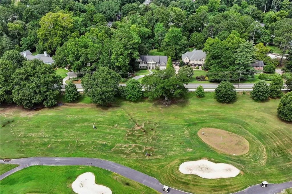 4174 Powers Ferry Road Nw, Atlanta, Georgia 30342, 5 Bedrooms Bedrooms, ,3 BathroomsBathrooms,Residential,For Sale,4174 Powers Ferry Road Nw,7625655