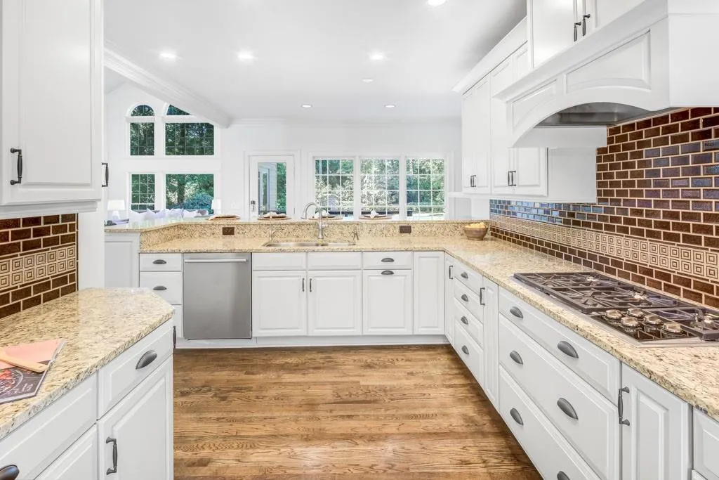 4174 Powers Ferry Road Nw, Atlanta, Georgia 30342, 5 Bedrooms Bedrooms, ,3 BathroomsBathrooms,Residential,For Sale,4174 Powers Ferry Road Nw,7625655