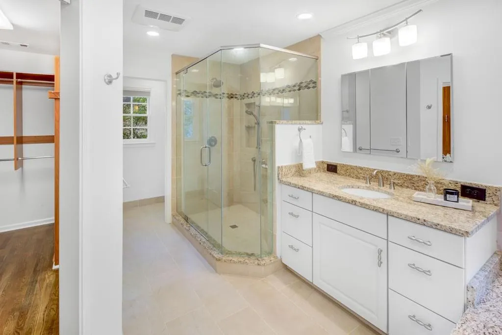 4174 Powers Ferry Road Nw, Atlanta, Georgia 30342, 5 Bedrooms Bedrooms, ,3 BathroomsBathrooms,Residential,For Sale,4174 Powers Ferry Road Nw,7625655