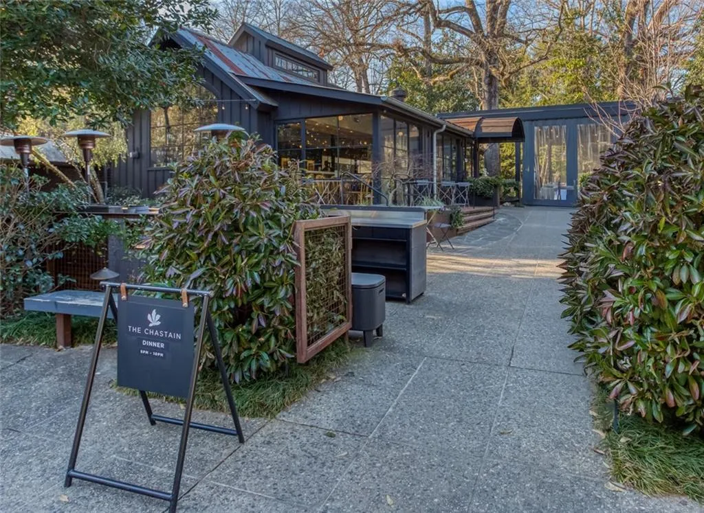 4174 Powers Ferry Road Nw, Atlanta, Georgia 30342, 5 Bedrooms Bedrooms, ,3 BathroomsBathrooms,Residential,For Sale,4174 Powers Ferry Road Nw,7625655