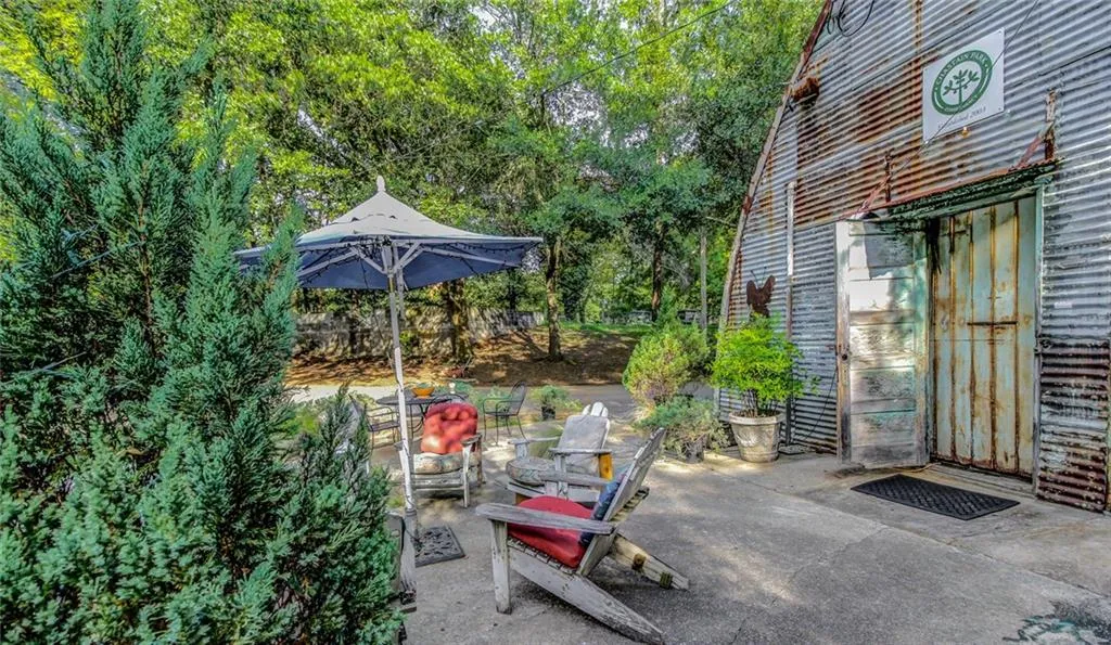 4174 Powers Ferry Road Nw, Atlanta, Georgia 30342, 5 Bedrooms Bedrooms, ,3 BathroomsBathrooms,Residential,For Sale,4174 Powers Ferry Road Nw,7625655