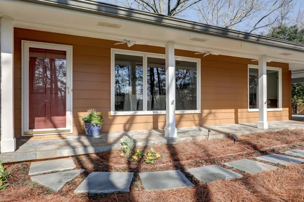 6380 Colewood Court, Atlanta, Georgia 30328, 3 Bedrooms Bedrooms, ,2 BathroomsBathrooms,Residential,Sold,6380 Colewood Court,6685641