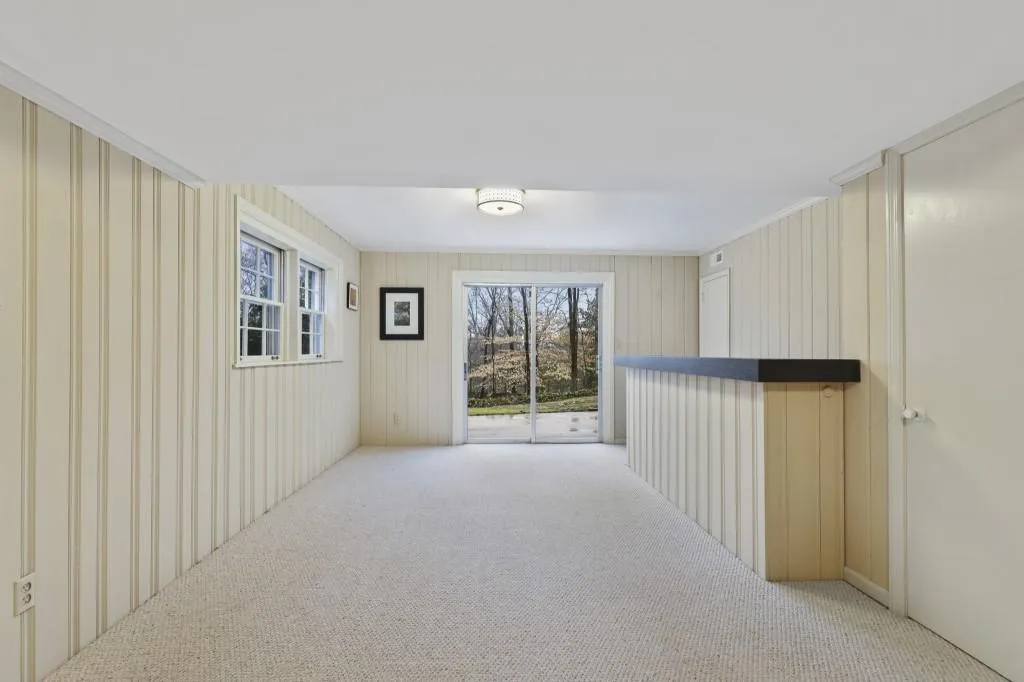 6380 Colewood Court, Atlanta, Georgia 30328, 3 Bedrooms Bedrooms, ,2 BathroomsBathrooms,Residential,Sold,6380 Colewood Court,6685641