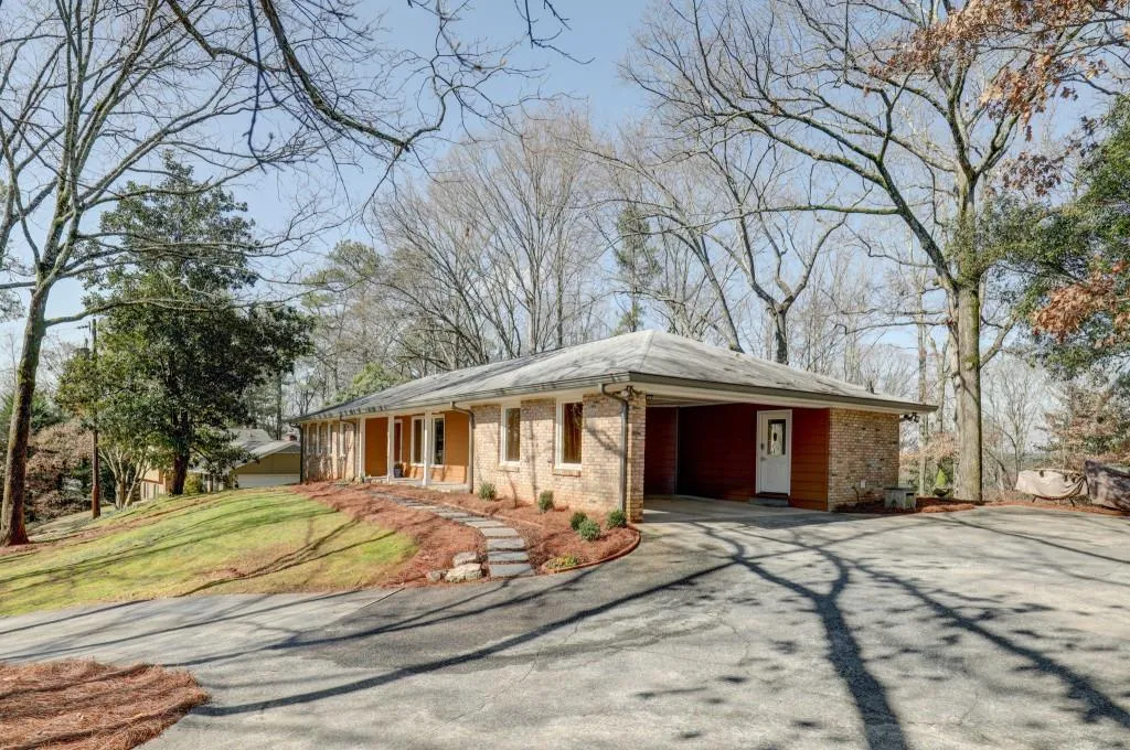 6380 Colewood Court, Atlanta, Georgia 30328, 3 Bedrooms Bedrooms, ,2 BathroomsBathrooms,Residential,Sold,6380 Colewood Court,6685641
