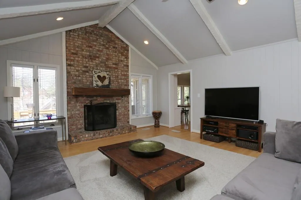5785 Riverwood Drive, Sandy Springs, Georgia 30328, 4 Bedrooms Bedrooms, ,4 BathroomsBathrooms,Residential,Sold,5785 Riverwood Drive,5816076