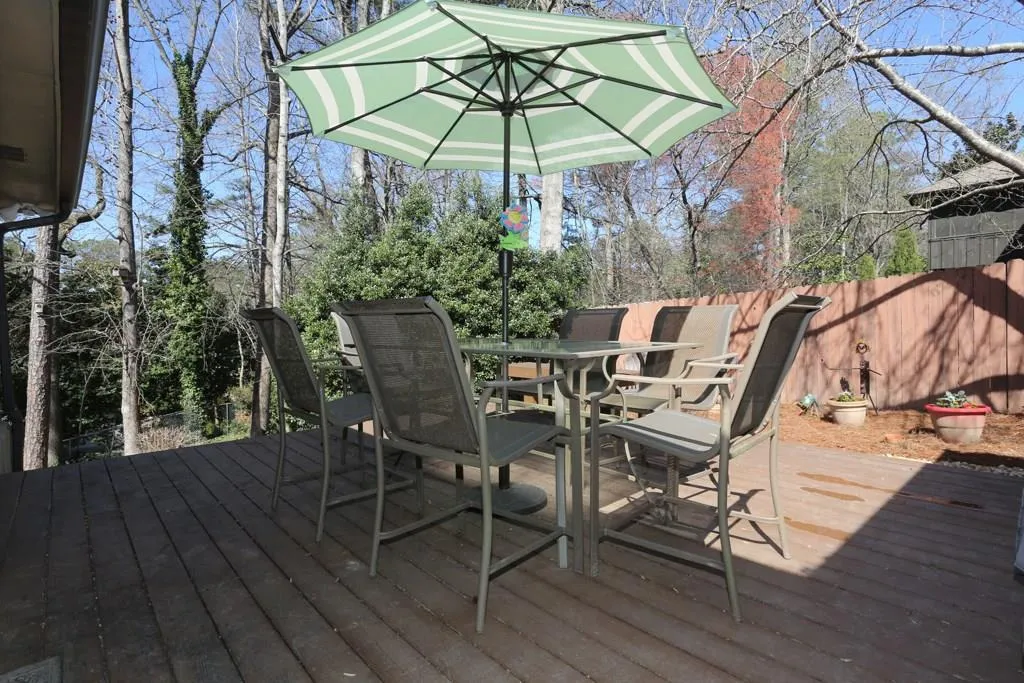 5785 Riverwood Drive, Sandy Springs, Georgia 30328, 4 Bedrooms Bedrooms, ,4 BathroomsBathrooms,Residential,Sold,5785 Riverwood Drive,5816076