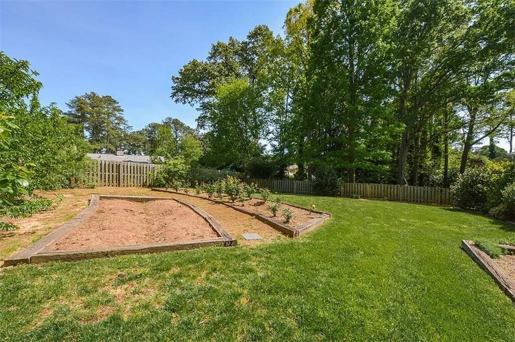 5865 Greenbrier Road, Atlanta, Georgia 30328, 4 Bedrooms Bedrooms, ,2 BathroomsBathrooms,Residential,Sold,5865 Greenbrier Road,5678607