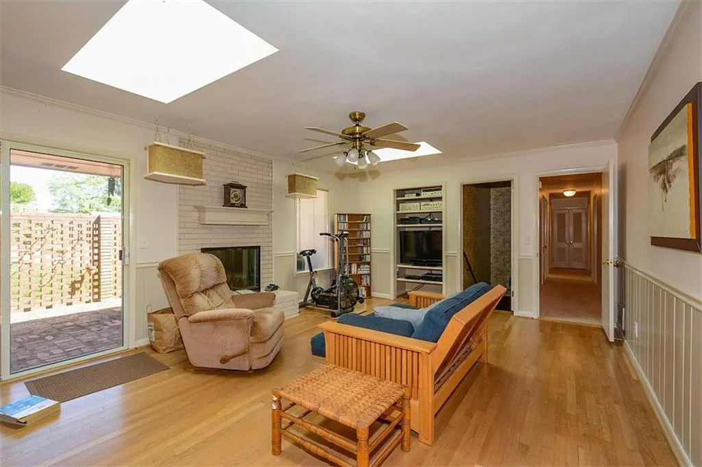 5865 Greenbrier Road, Atlanta, Georgia 30328, 4 Bedrooms Bedrooms, ,2 BathroomsBathrooms,Residential,Sold,5865 Greenbrier Road,5678607