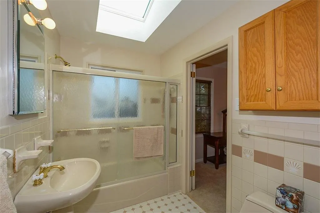 5865 Greenbrier Road, Atlanta, Georgia 30328, 4 Bedrooms Bedrooms, ,2 BathroomsBathrooms,Residential,Sold,5865 Greenbrier Road,5678607