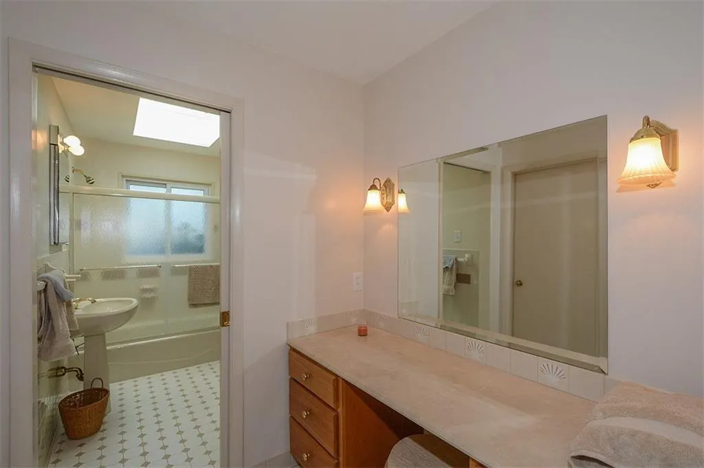 5865 Greenbrier Road, Atlanta, Georgia 30328, 4 Bedrooms Bedrooms, ,2 BathroomsBathrooms,Residential,Sold,5865 Greenbrier Road,5678607