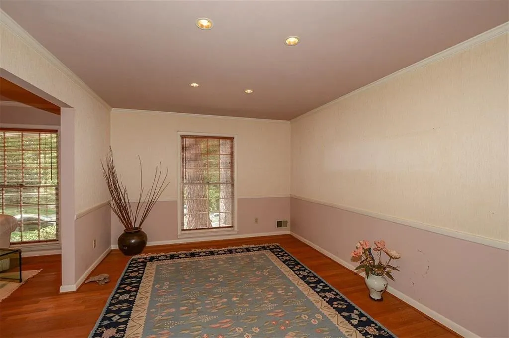 5865 Greenbrier Road, Atlanta, Georgia 30328, 4 Bedrooms Bedrooms, ,2 BathroomsBathrooms,Residential,Sold,5865 Greenbrier Road,5678607