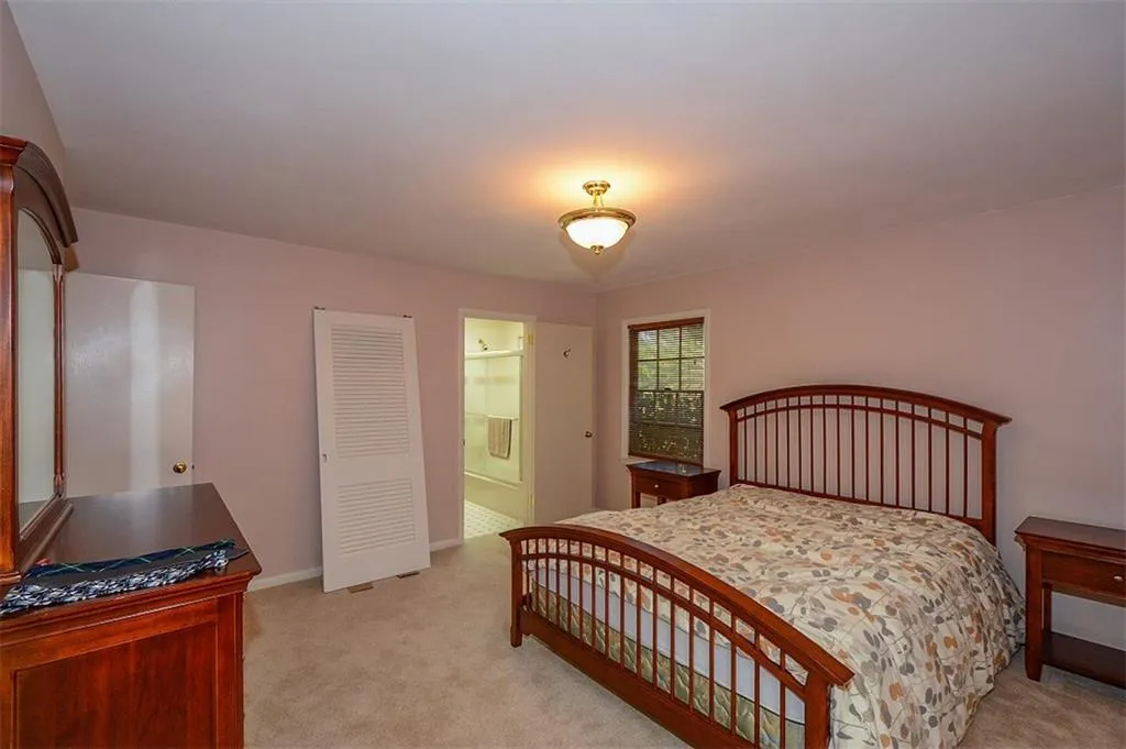 5865 Greenbrier Road, Atlanta, Georgia 30328, 4 Bedrooms Bedrooms, ,2 BathroomsBathrooms,Residential,Sold,5865 Greenbrier Road,5678607