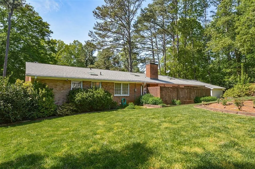 5865 Greenbrier Road, Atlanta, Georgia 30328, 4 Bedrooms Bedrooms, ,2 BathroomsBathrooms,Residential,Sold,5865 Greenbrier Road,5678607