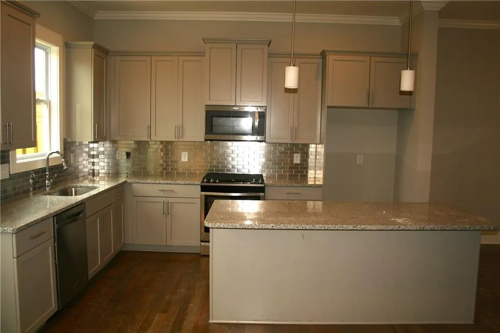 2146 Old Georgian Terrace Nw Unit 289, Atlanta, Georgia 30318, 3 Bedrooms Bedrooms, ,3 BathroomsBathrooms,Residential,Sold,2146 Old Georgian Terrace Nw Unit 289,5714353