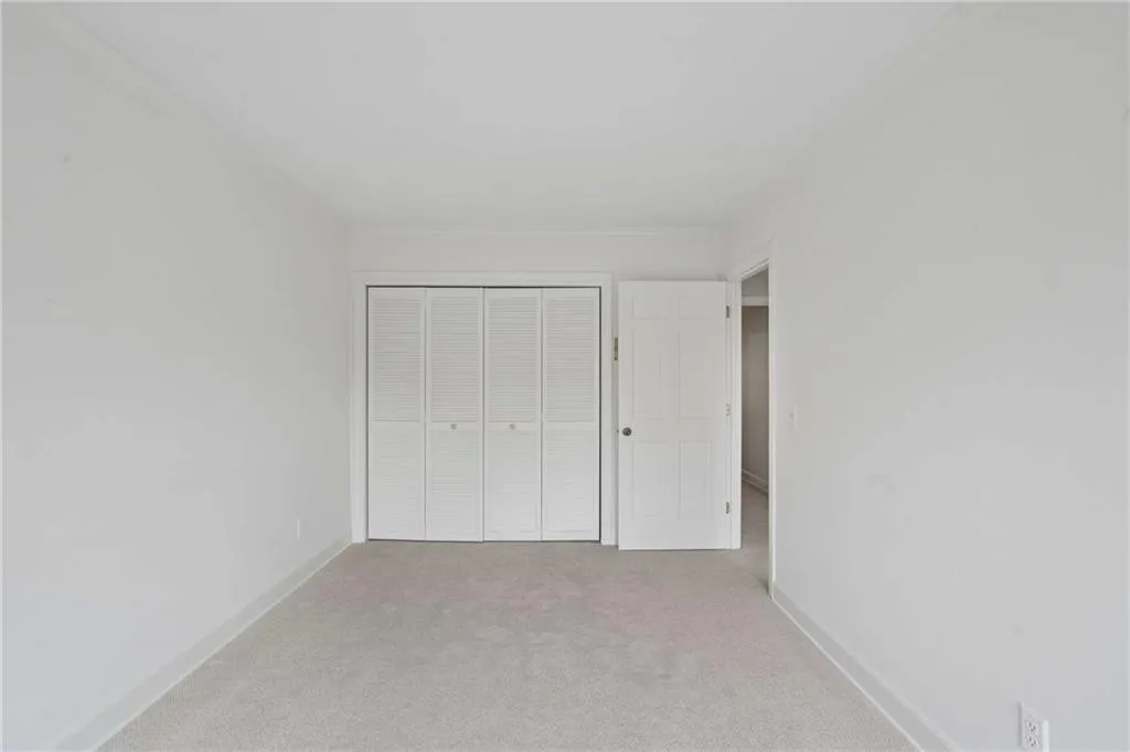 Large closet in 2nd bedroom