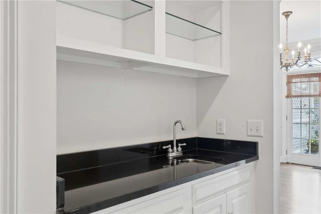 Separate wet bar next dining room