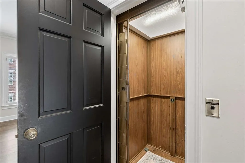 Elevator to all 3 floors!
