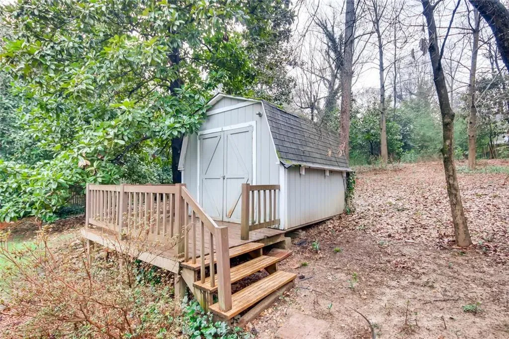 175 Chaseland Road, Atlanta, Georgia 30328, 3 Bedrooms Bedrooms, ,2 BathroomsBathrooms,Residential,Sold,175 Chaseland Road,6685506