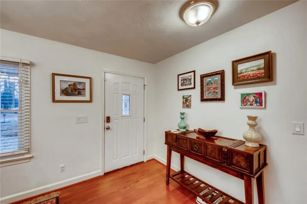 175 Chaseland Road, Atlanta, Georgia 30328, 3 Bedrooms Bedrooms, ,2 BathroomsBathrooms,Residential,Sold,175 Chaseland Road,6685506
