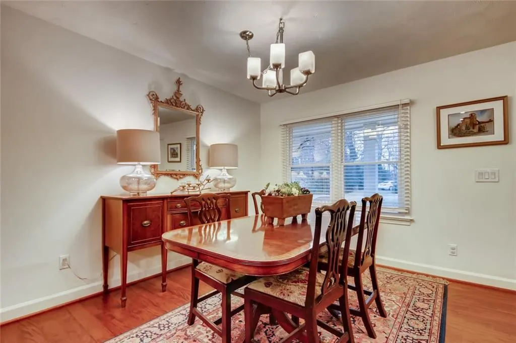 175 Chaseland Road, Atlanta, Georgia 30328, 3 Bedrooms Bedrooms, ,2 BathroomsBathrooms,Residential,Sold,175 Chaseland Road,6685506