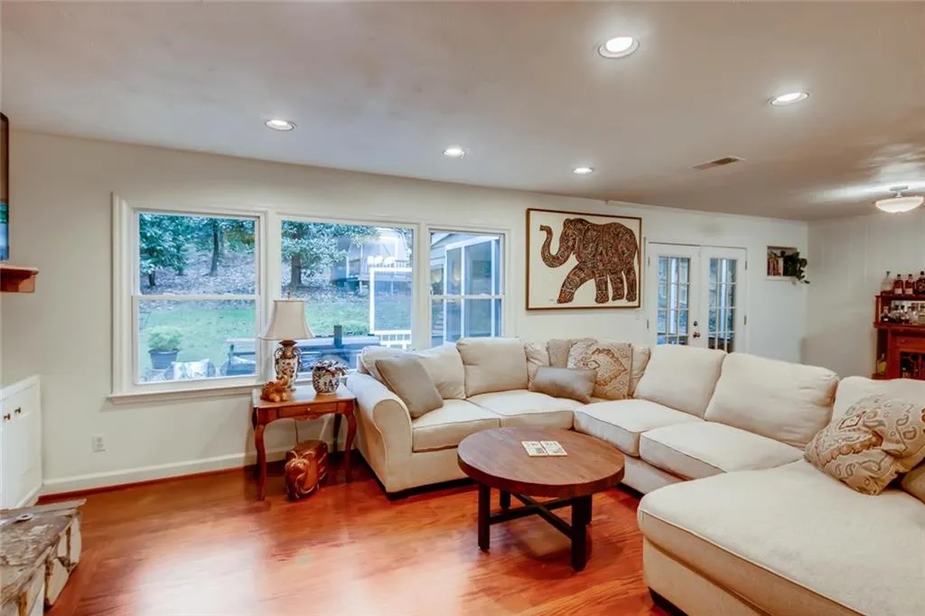 175 Chaseland Road, Atlanta, Georgia 30328, 3 Bedrooms Bedrooms, ,2 BathroomsBathrooms,Residential,Sold,175 Chaseland Road,6685506